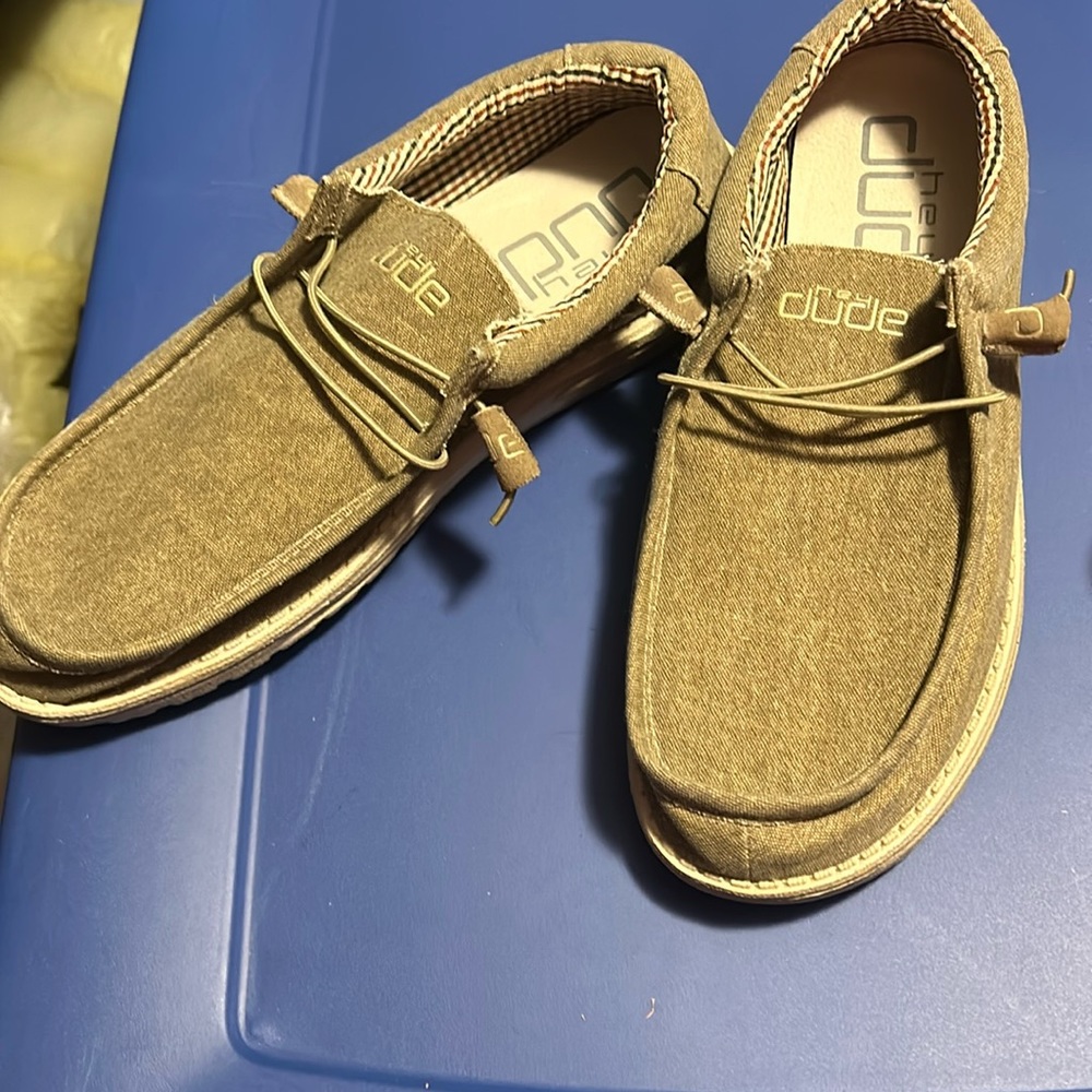 Men’s 13 Wally hey dudes